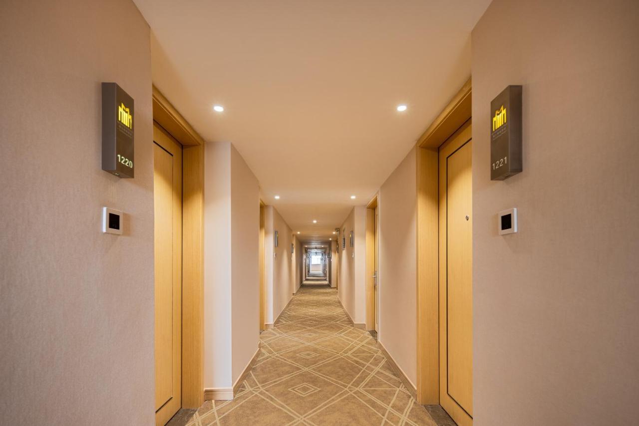 锦江都城酒店海南省政府日月广场免税店 Haikou  Exterior photo